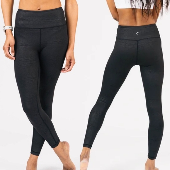 Zyia Black Venom Light N Tight Leggings 